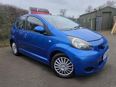 Usado Toyota Aygo 67 HP (49 kW) 2009 Azul Citadino