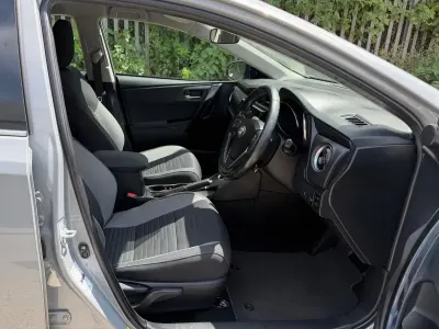 Used Toyota Auris Hybrid