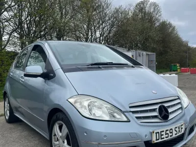 Usado Mercedes A160 Avantgarde 2009 Azul Citadino
