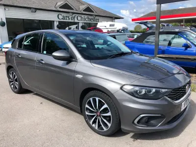 Used Fiat Tipo Lounge 95 HP (69 kW) 2017 Grey Hatchback