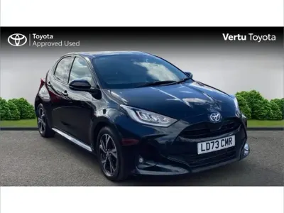 Używany Toyota Yaris Hybrid Design 113 KM (83 kW) 2024 Czarny Hatchback