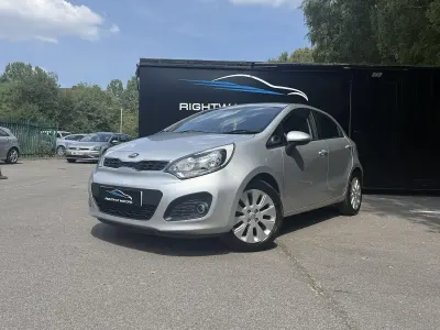 Used Kia Rio 84 HP (61 kW) 2013 Silver Hatchback