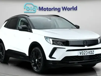 Used Vauxhall Grandland X GS Line 131 HP (96 kW) 2022 White SUV
