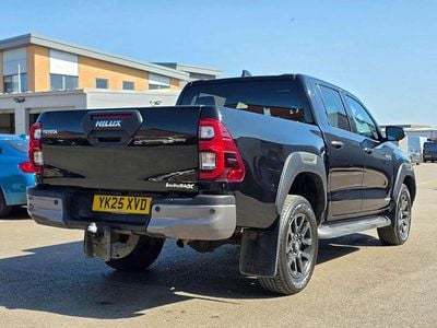 Begagnad Toyota HiLux 2025 Svart Pickup