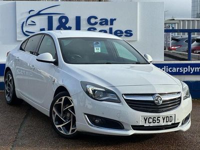 Used Vauxhall Insignia SRi 170 HP (125 kW) 2015 White Hatchback