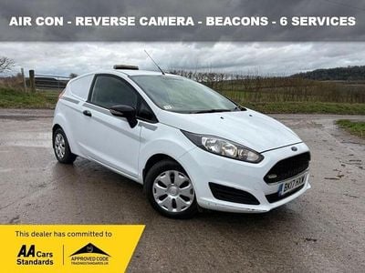 Used Ford Fiesta 94 HP (69 kW) 2017 White Van
