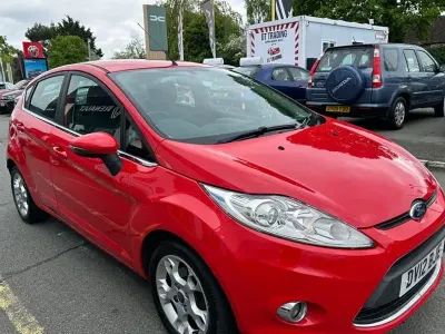 Usado Ford Fiesta Zetec 82 HP (60 kW) 2012