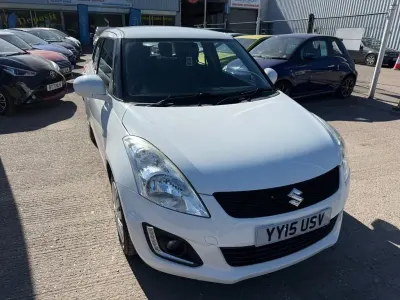 Begagnad Suzuki Swift 94 HK (69 kW) 2015 Vit Halvkombi