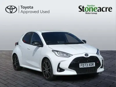 Used Toyota Yaris Hybrid Sport 113 HP (83 kW) 2023 White Hatchback
