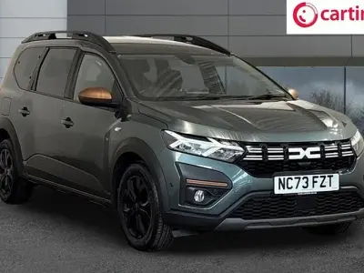 Used Dacia Jogger Extreme 110 HP (80 kW) 2024 Green MPV