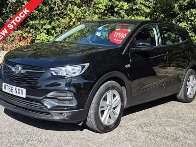 Used Vauxhall Grandland X S 120 HP (88 kW) 2018 Black SUV