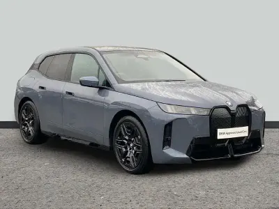 Usado BMW iX M Sport 300 kW (408 CV) 2026 Gris SUV