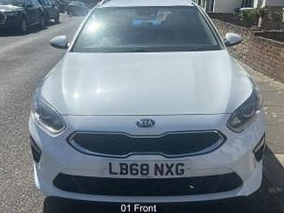Used Kia Ceed 2019 White Hatchback