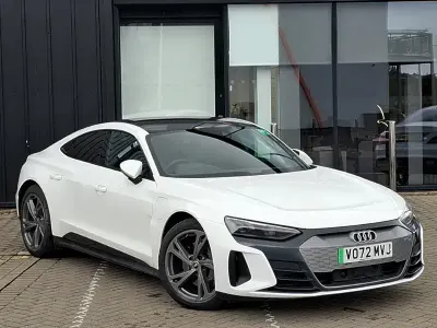 Used Audi e-tron GT quattro Comfort 389 kW (530 HP) 2023 White Sedan