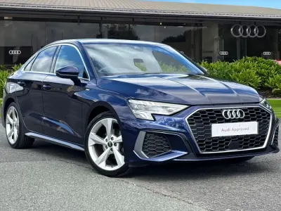 Używany Audi A3 S-Line 150 KM (110 kW) 2023 Niebieski Sedan/Limuzyna