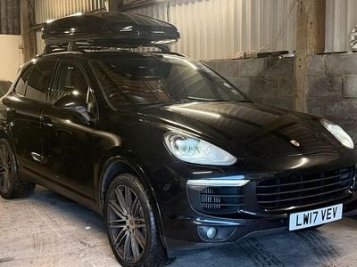 Used 2017 Porsche Cayenne Platinum Edition SUV | £16,995 (Fair price)