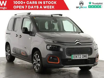 Usado Citroën Berlingo XTR 100 kW (136 HP) 2022 Cinzento Monovolume