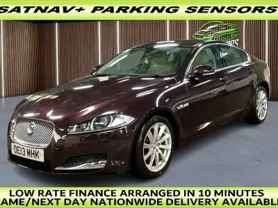 Usado Jaguar XF Luxury 200 HP (147 kW) 2013 Vermelho Sedan