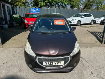 Used Peugeot 208 Access 82 HP (60 kW) 2013 Red Hatchback