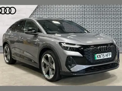 Begagnad Audi Q4 Sportback e-tron Black Edition 206 kW (281 HK) 2025 Grå SUV