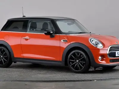 Used Mini Cooper Hatch 116 HP (85 kW) 2018 Orange Hatchback