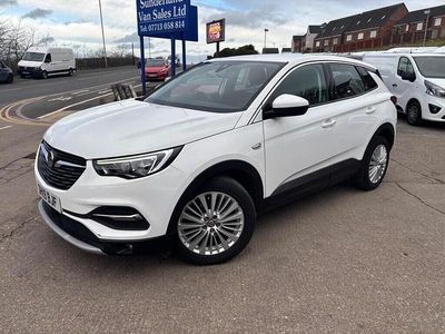 Used Vauxhall Grandland X S 130 HP (95 kW) 2019 White SUV