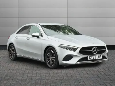 Käytetty Mercedes A200 Executive 161 HP (118 kW) 2023 Hopea Sedan