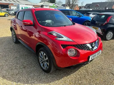 Used Nissan Juke Tekna 115 HP (84 kW) 2015 Red SUV