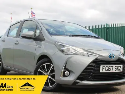 Used Toyota Yaris Hybrid 2017 Grey Hatchback
