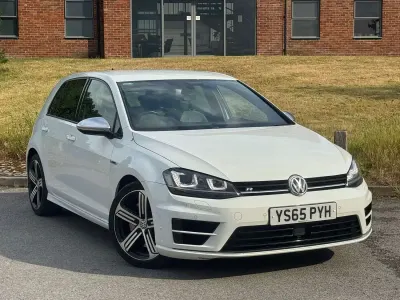 Begagnad VW Golf VII R 300 HK (220 kW) 2015 Vit Halvkombi