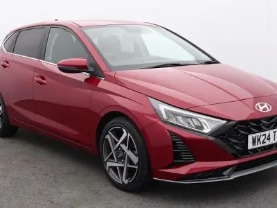 Used Hyundai i20 Premium 100 HP (73 kW) 2024 Red Hatchback