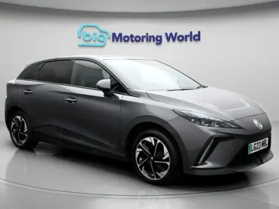 Używany MG MG4 EV Trophy 319 kW (435 KM) 2023 Szary Hatchback