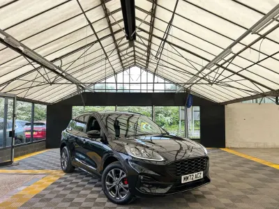 Usado Ford Kuga ST-Line 225 HP (165 kW) 2022 Preto SUV