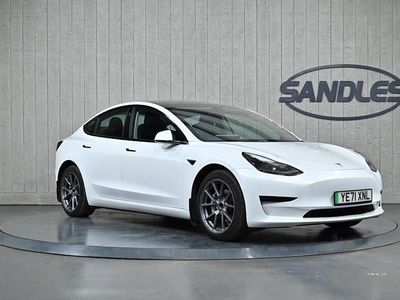 White Used 2021 Tesla Model 3 Standard Range Sedan | £16,399 (Fair price)