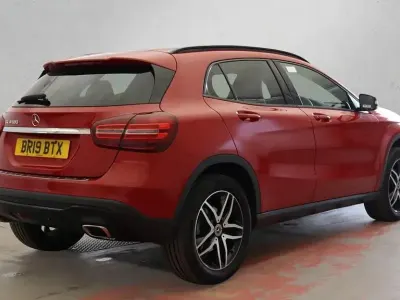 Used Mercedes GLA180 Urban 122 HP (89 kW) 2019 Red SUV