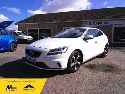 Usado Volvo V40 R-Design 120 HP (88 kW) 2018 Branco Citadino