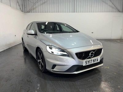 Begagnad Volvo V40 R-Design 122 HK (89 kW) 2017 Silver Halvkombi