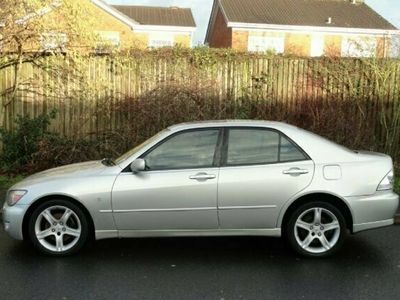 used Lexus IS200 2.0