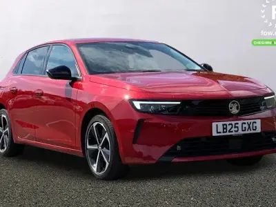 Used Vauxhall Astra 131 HP (96 kW) 2025 Red Hatchback