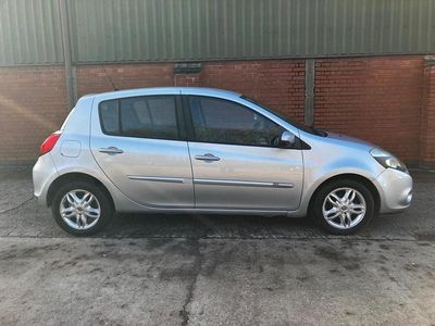 Silver Used 2011 Renault Clio II Expression Hatchback | £1,995 (Fair price)