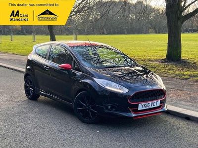 Black Used 2016 Ford Fiesta Zetec Hatchback | £5,495 (Fair price)