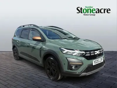 Used Dacia Jogger Extreme 141 HP (103 kW) 2025 Green MPV
