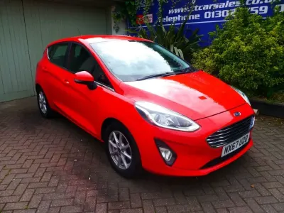 Używany Ford Fiesta Zetec 2017 Czerwony Hatchback