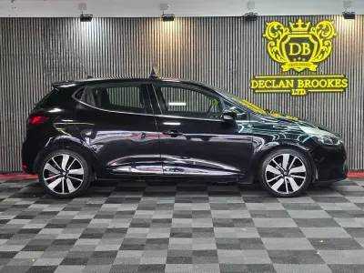 Used Renault Clio Dynamique 90 HP (66 kW) 2013 Black Hatchback