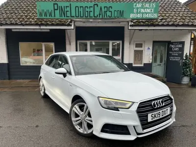 Używany Audi A3 S-Line 116 KM (85 kW) 2019 Biały Sedan/Limuzyna