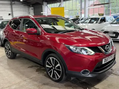 Używany Nissan Qashqai Tekna 130 KM (95 kW) 2017 Czerwony SUV