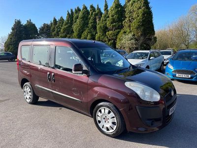 Used Fiat Doblò Dynamic 90 HP (66 kW) 2010 Red MPV