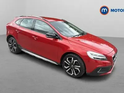 Used Volvo V40 Pro 152 HP (111 kW) 2018 Red Hatchback