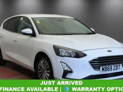 Used Ford Focus Titanium 125 HP (91 kW) 2020 White Hatchback