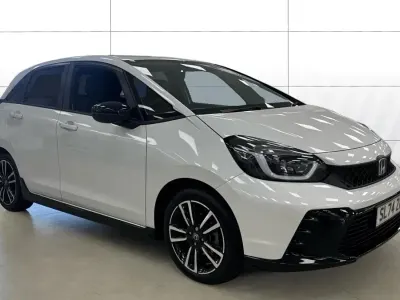Second-hand Honda Jazz Advance 122 CP (89 kW) 2024 Alb Hatchback